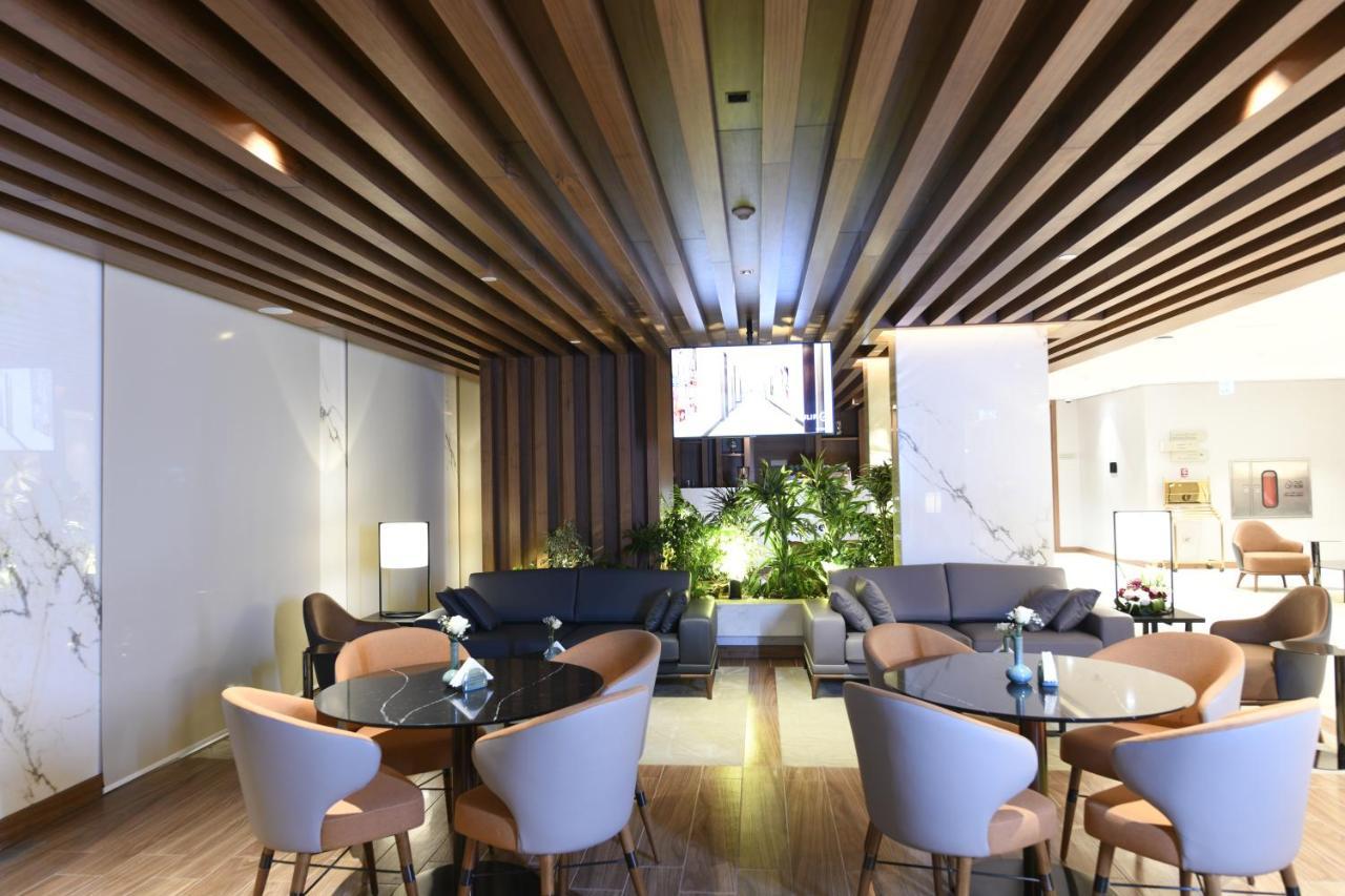 Golden Tulip Riyadh Bagian luar foto