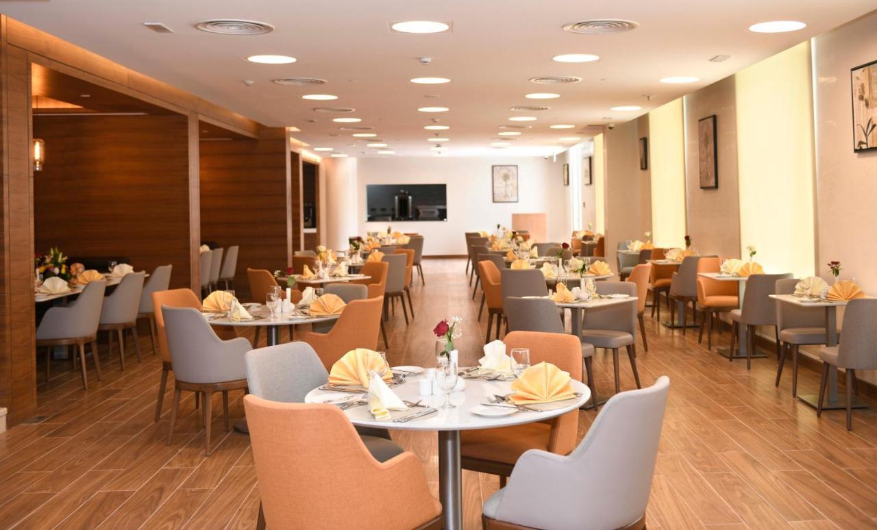 Golden Tulip Riyadh Bagian luar foto