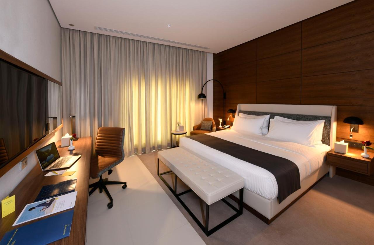 Golden Tulip Riyadh Bagian luar foto