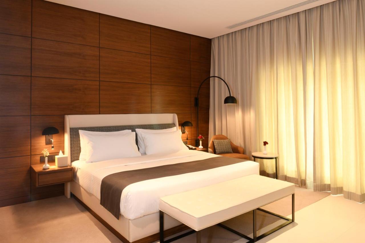 Golden Tulip Riyadh Bagian luar foto