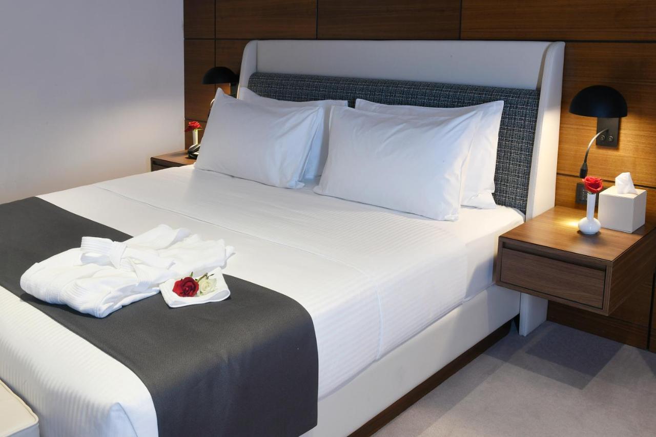 Golden Tulip Riyadh Bagian luar foto