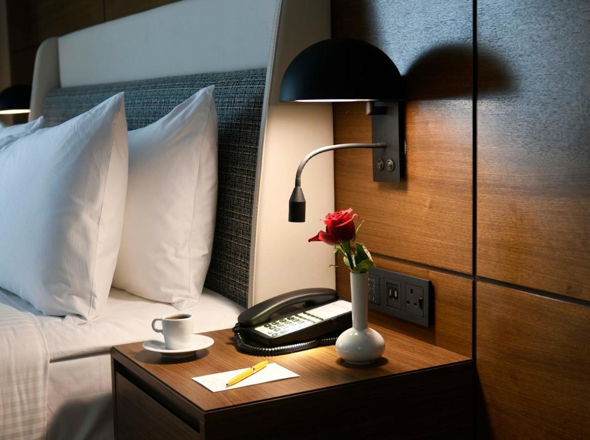 Golden Tulip Riyadh Bagian luar foto